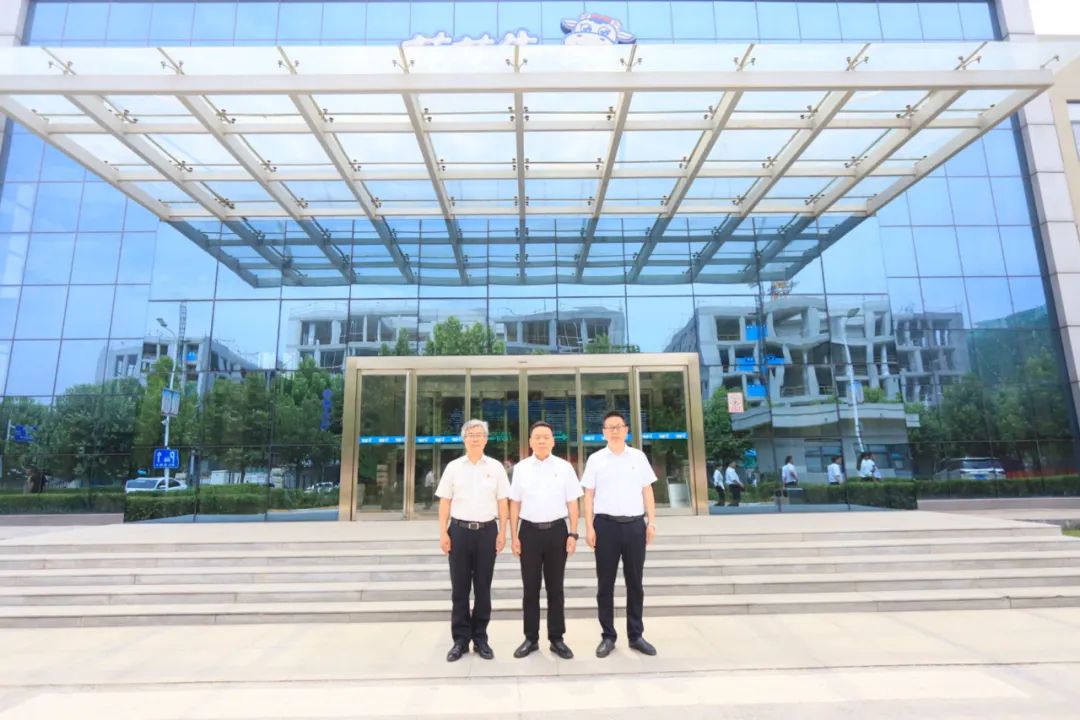 中國共產黨河南花花牛乳業(yè)集團股份有限公司第二屆委員會第二次黨員大會勝利召開 中國共產黨河南花花牛乳業(yè)集團股份有限公司第二屆委員會第二次黨員大會勝利召開