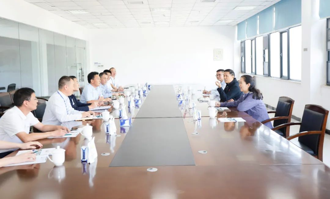 快樂過“雙節(jié)”，安全不放假｜河南農(nóng)投集團(tuán)黨委書記、董事長李曉寰一行蒞臨花花牛乳業(yè)集團(tuán)開展“雙節(jié)”安全生產(chǎn)大檢查活動(dòng)并慰問一線職工、