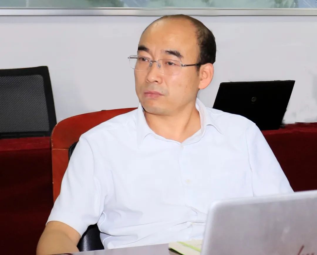 花花牛乳業(yè)集團(tuán)召開(kāi)10月份營(yíng)銷工作會(huì)議 花花牛乳業(yè)集團(tuán)召開(kāi)10月份營(yíng)銷工作會(huì)議