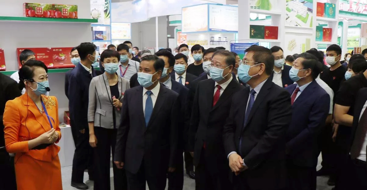 喜報 | 花花牛輕覺酸奶榮獲第二十四屆中國農(nóng)產(chǎn)品加工業(yè)投資貿(mào)易洽談會金質(zhì)產(chǎn)品獎 喜報 | 花花牛輕覺酸奶榮獲第二十四屆中國農(nóng)產(chǎn)品加工業(yè)投資貿(mào)易洽談會金質(zhì)產(chǎn)品獎