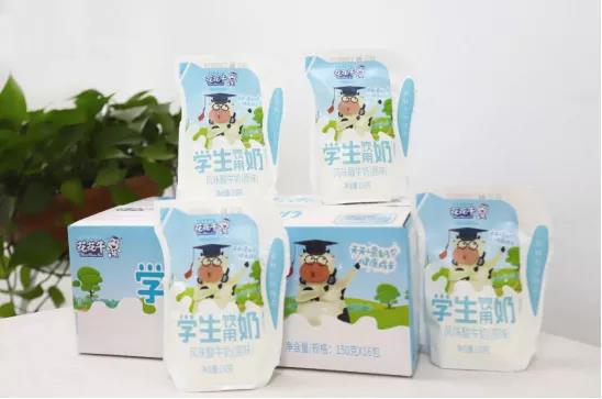 花花牛首款愛克林低溫學(xué)生飲用酸牛奶上市啦！?。? title=