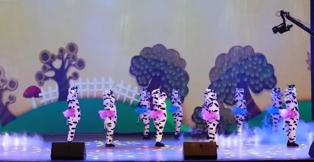 “贏在2019”，花花牛乳業(yè)集團2019年新春晚會盛大開幕