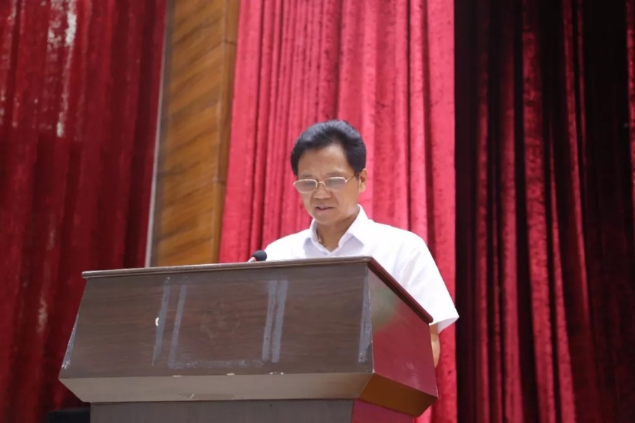 花花牛落實食品安全企業(yè)主體責(zé)任 積極踐行振興中國奶業(yè) 花花牛落實食品安全企業(yè)主體責(zé)任 積極踐行振興中國奶業(yè)