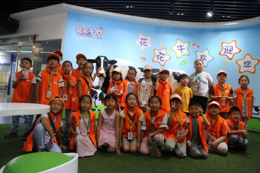 花花牛落實食品安全企業(yè)主體責(zé)任 積極踐行振興中國奶業(yè) 花花牛落實食品安全企業(yè)主體責(zé)任 積極踐行振興中國奶業(yè)