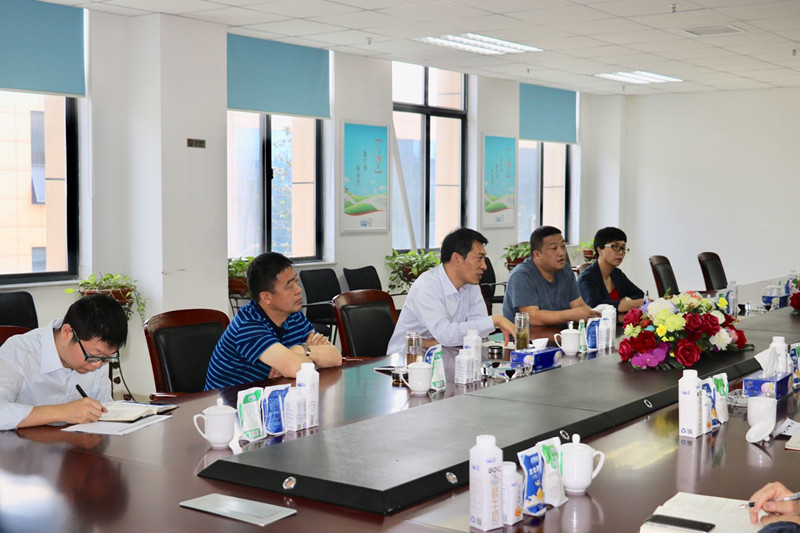 二七區(qū)張超副區(qū)長(zhǎng)蒞臨花花牛公司 調(diào)研指導(dǎo)工作 二七區(qū)張超副區(qū)長(zhǎng)蒞臨花花牛公司 調(diào)研指導(dǎo)工作