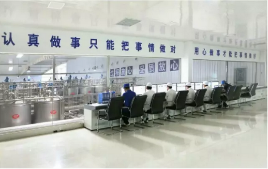 走進(jìn)花花牛見(jiàn)證最真實(shí)的透明品質(zhì) 走進(jìn)花花牛見(jiàn)證最真實(shí)的透明品質(zhì)