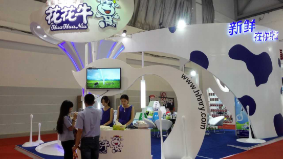花花牛牛氣沖天！農(nóng)業(yè)部長品嘗“領(lǐng)暢”點贊，又獲國際奶業(yè)平臺青睞