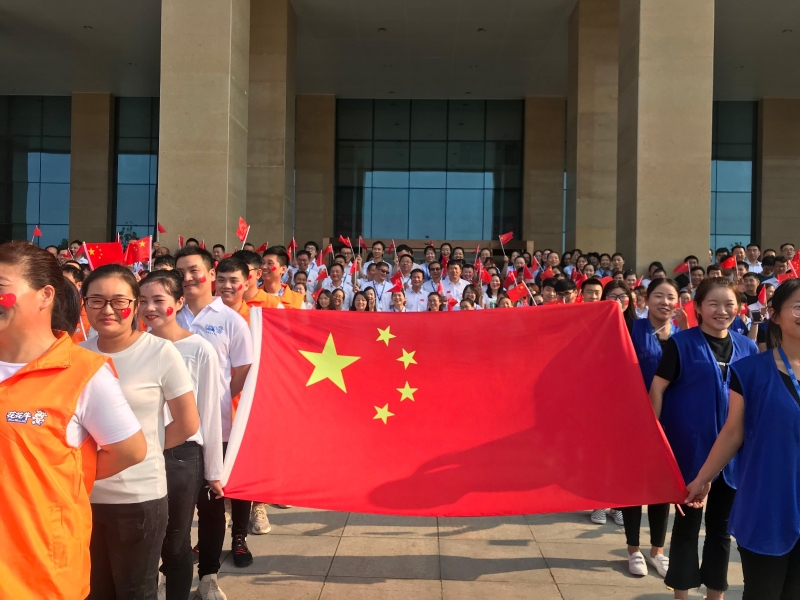 花花牛 唱紅歌 祝福我的國?。?！