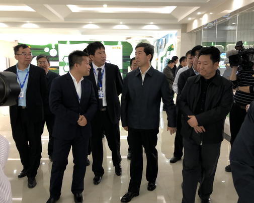 河南省委副書記、省長陳潤兒一行蒞臨 花花牛集團(tuán)魯山瑞亞牧業(yè)有限公司視察調(diào)研